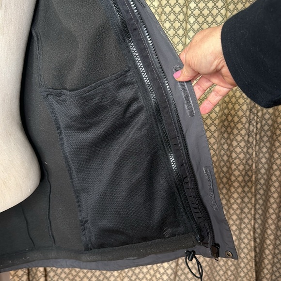 NORTH FACE Gray/Black Jacket - Picture 7 of 9